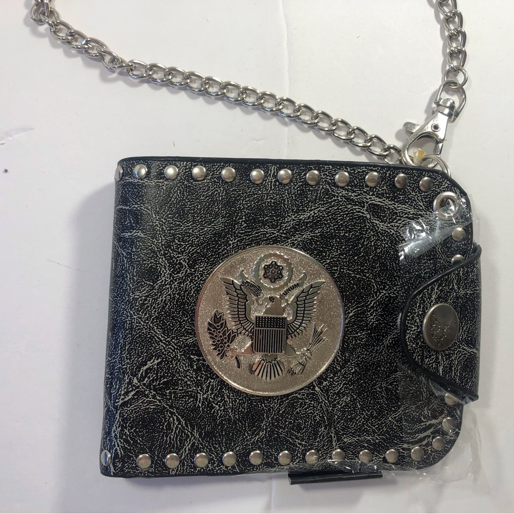 0028 leather wallet, gray/black studded medallion
